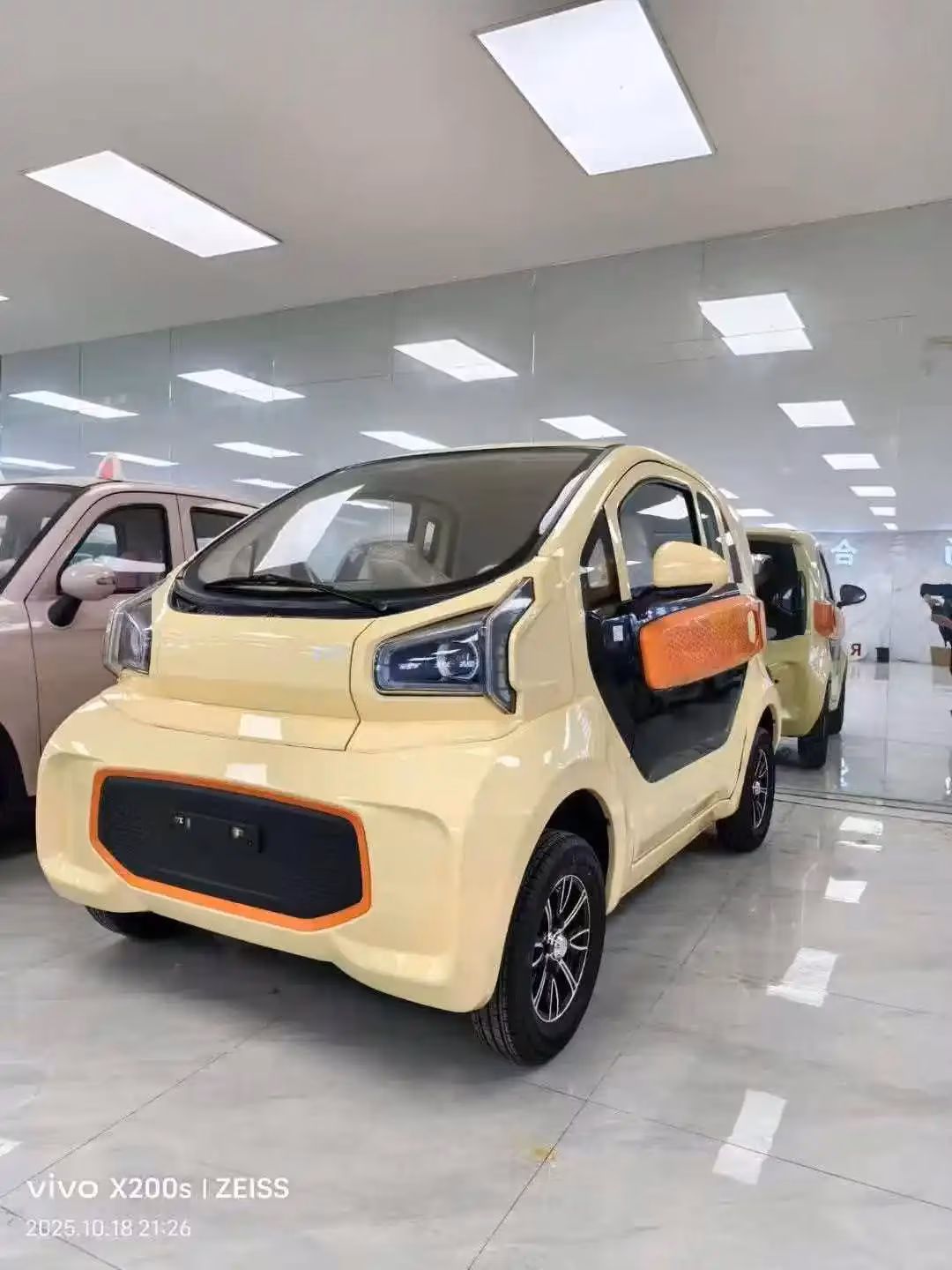 New Arrival 4 Wheel Electric Mini Car Low Speed Electric Vehicle for Family Shopping and Daily Travel - Image 4