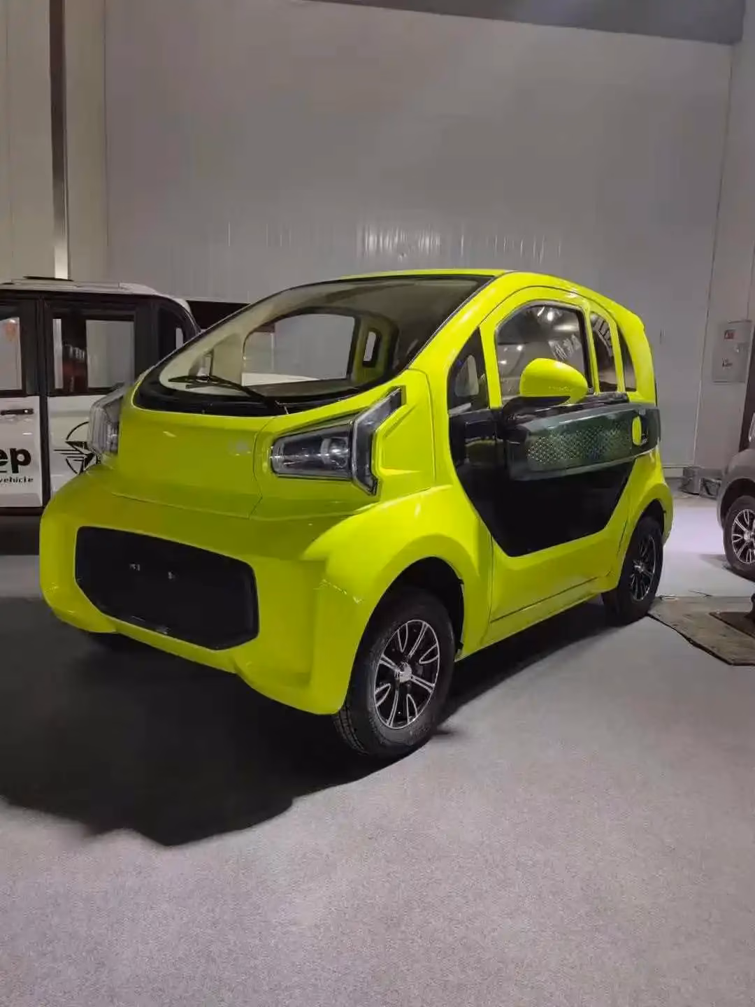 New Arrival 4 Wheel Electric Mini Car Low Speed Electric Vehicle for Family Shopping and Daily Travel - Image 5
